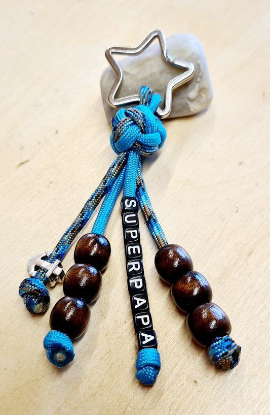 Schlüsselanhänger personalisiert mit Holzperlen und Anker