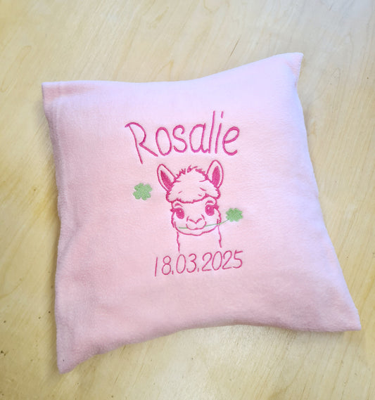 Kuschelkissen mit Namen und Alpaka bestickt