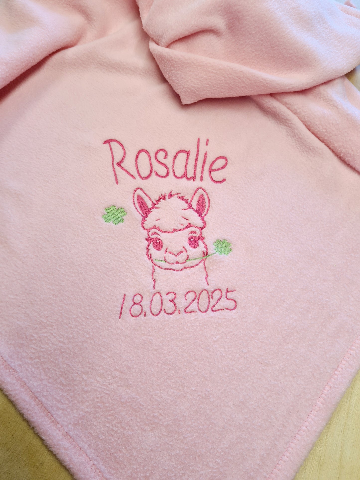 Babydecke / Kuscheldecke / Taufdecke mit Namen bestickt *Alpaka*