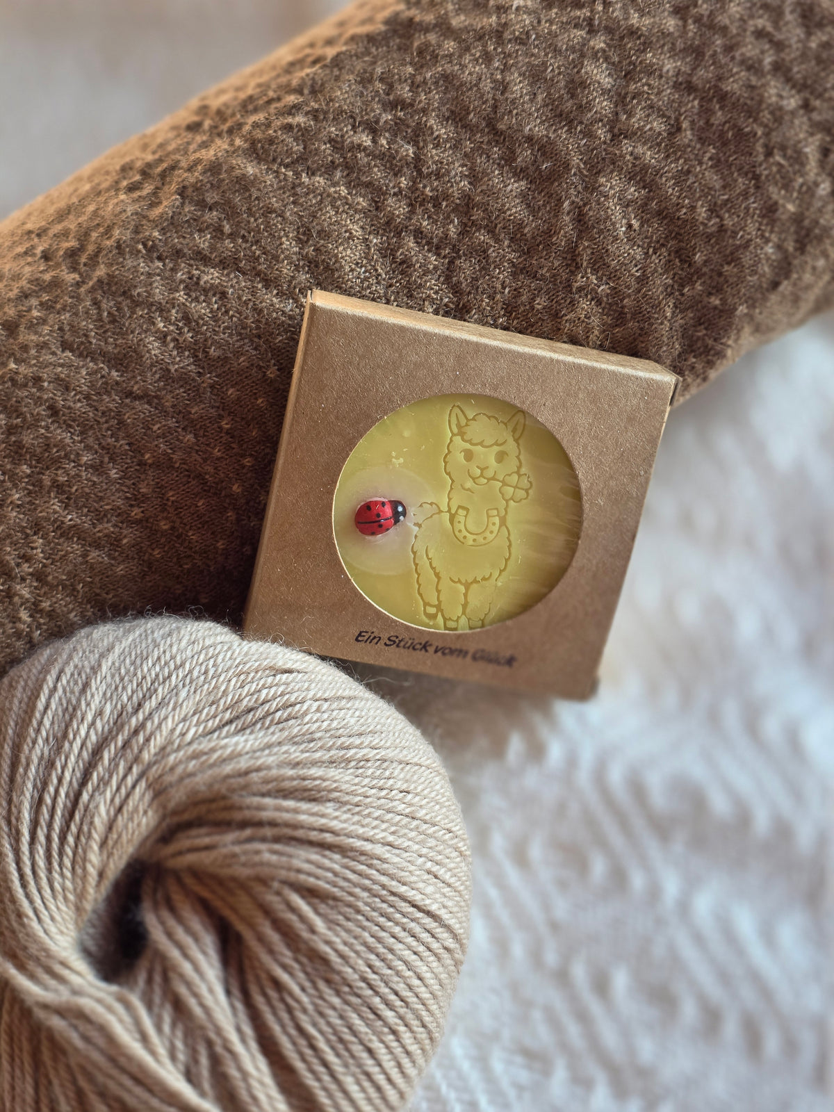 Handgesiedete Alpakakeratinseife „Ein Stück vom Glück“ – Tee & Jasmin
