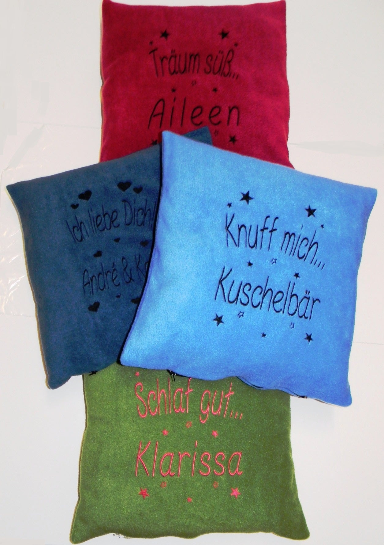 Kuschelkissen mit Namen und Spruch bestickt